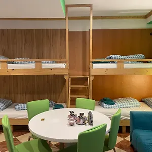 Viktoria Hostel